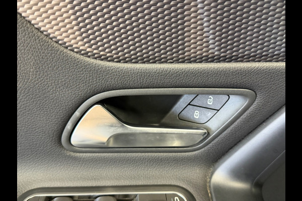 Mercedes-Benz A-Klasse A200 AUT. LED AMERA PDC VOOR EN ACHTER ACC APPLE CARPLAY NAVI STOELVERWARMING