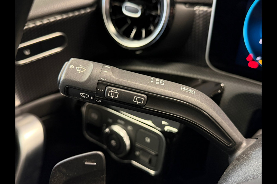 Mercedes-Benz A-Klasse A200 AUT. LED AMERA PDC VOOR EN ACHTER ACC APPLE CARPLAY NAVI STOELVERWARMING