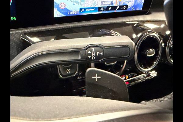 Mercedes-Benz A-Klasse A200 AUT. LED AMERA PDC VOOR EN ACHTER ACC APPLE CARPLAY NAVI STOELVERWARMING