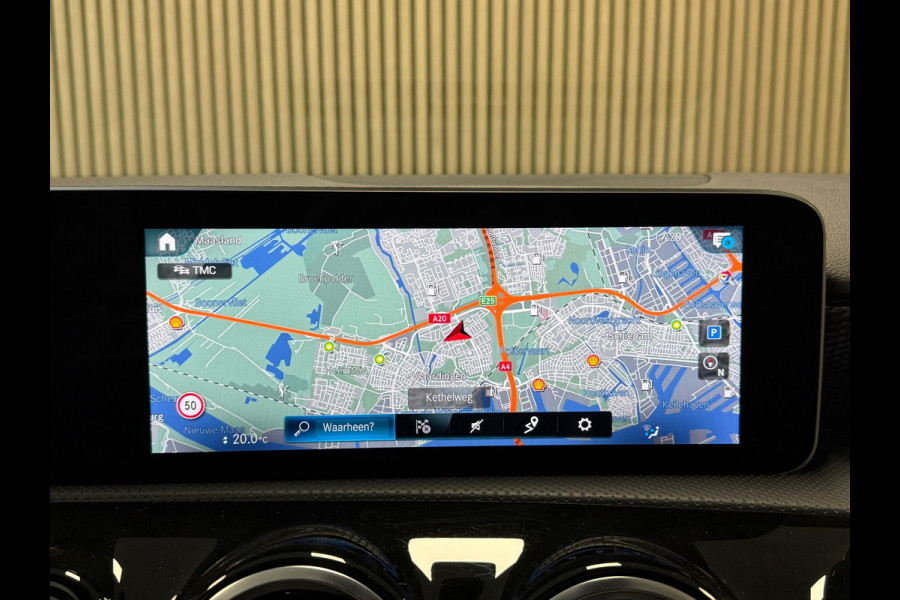 Mercedes-Benz A-Klasse A200 AUT. LED AMERA PDC VOOR EN ACHTER ACC APPLE CARPLAY NAVI STOELVERWARMING