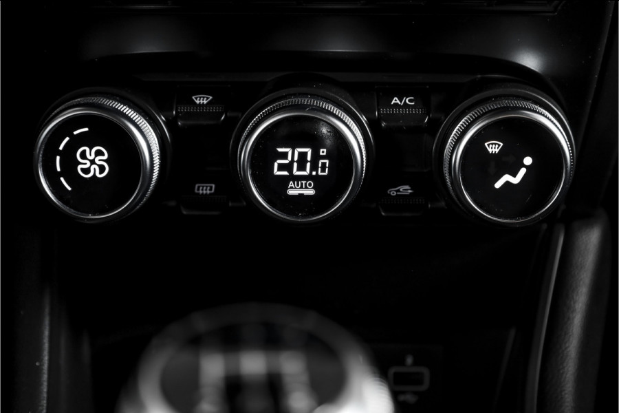 Renault Captur 1.0 TCe 100 Intens 100 PK Orig. NL | Cruise | Trekhaak | PDC | Camera | NAV + App. Connect | ECC | LM 17" |