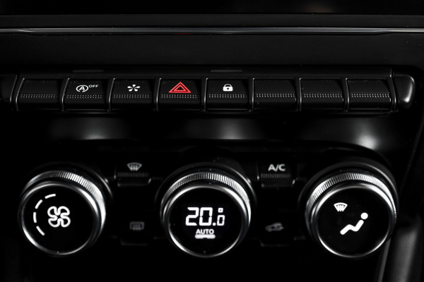 Renault Captur 1.0 TCe 100 Intens 100 PK Orig. NL | Cruise | Trekhaak | PDC | Camera | NAV + App. Connect | ECC | LM 17" |