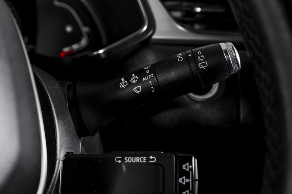 Renault Captur 1.0 TCe 100 Intens 100 PK Orig. NL | Cruise | Trekhaak | PDC | Camera | NAV + App. Connect | ECC | LM 17" |