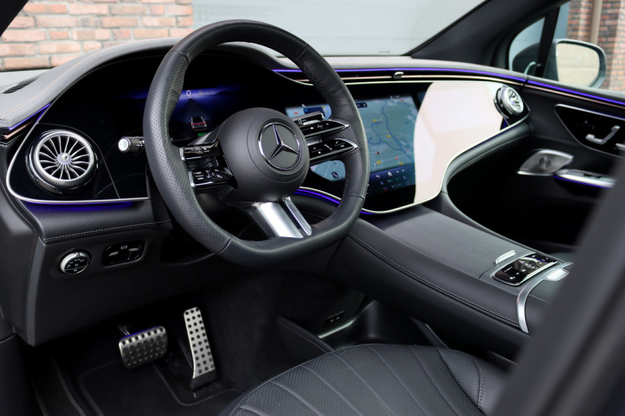 Mercedes-Benz EQE SUV 300 AMG Line Premium 91 kWh | Hyperscreen | Luchtvering | Distronic+ | Trekhaak | Verwarmd Stuurwiel | Burmester | Panoramadak | Digital Light | Surround Camera |