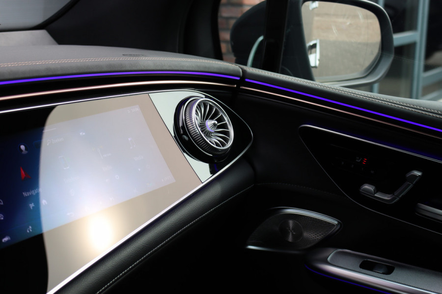 Mercedes-Benz EQE SUV 300 AMG Line Premium 91 kWh | Hyperscreen | Luchtvering | Distronic+ | Trekhaak | Verwarmd Stuurwiel | Burmester | Panoramadak | Digital Light | Surround Camera |
