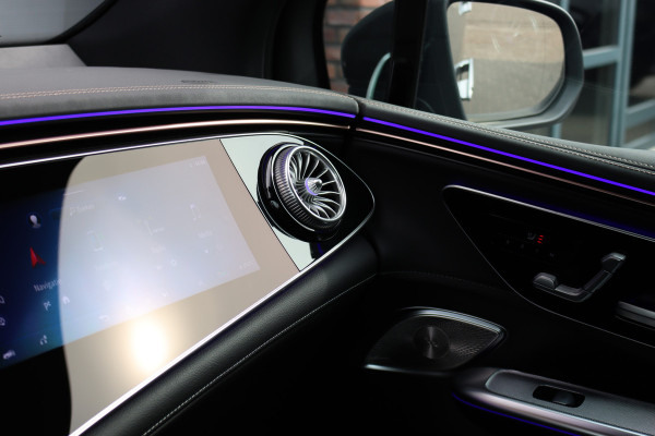 Mercedes-Benz EQE SUV 300 AMG Line Premium 91 kWh | Hyperscreen | Luchtvering | Distronic+ | Trekhaak | Verwarmd Stuurwiel | Burmester | Panoramadak | Digital Light | Surround Camera |