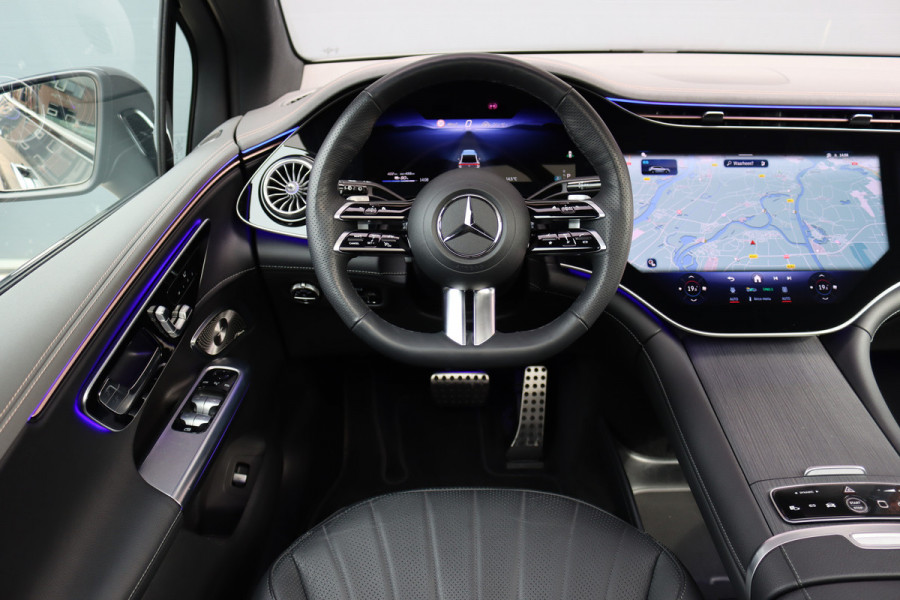 Mercedes-Benz EQE SUV 300 AMG Line Premium 91 kWh | Hyperscreen | Luchtvering | Distronic+ | Trekhaak | Verwarmd Stuurwiel | Burmester | Panoramadak | Digital Light | Surround Camera |