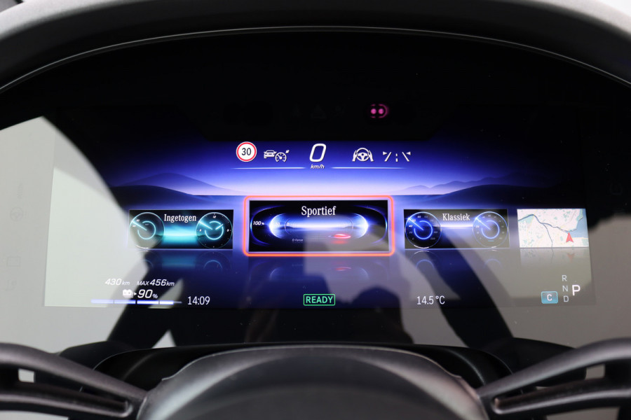 Mercedes-Benz EQE SUV 300 AMG Line Premium 91 kWh | Hyperscreen | Luchtvering | Distronic+ | Trekhaak | Verwarmd Stuurwiel | Burmester | Panoramadak | Digital Light | Surround Camera |