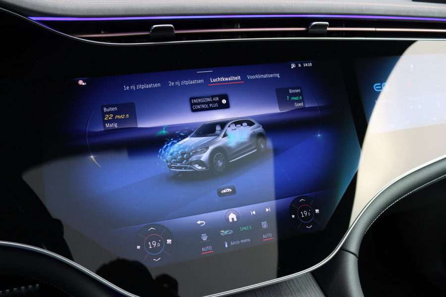 Mercedes-Benz EQE SUV 300 AMG Line Premium 91 kWh | Hyperscreen | Luchtvering | Distronic+ | Trekhaak | Verwarmd Stuurwiel | Burmester | Panoramadak | Digital Light | Surround Camera |