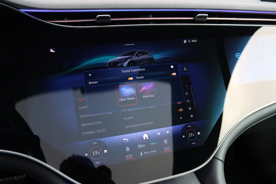 Mercedes-Benz EQE SUV 300 AMG Line Premium 91 kWh | Hyperscreen | Luchtvering | Distronic+ | Trekhaak | Verwarmd Stuurwiel | Burmester | Panoramadak | Digital Light | Surround Camera |