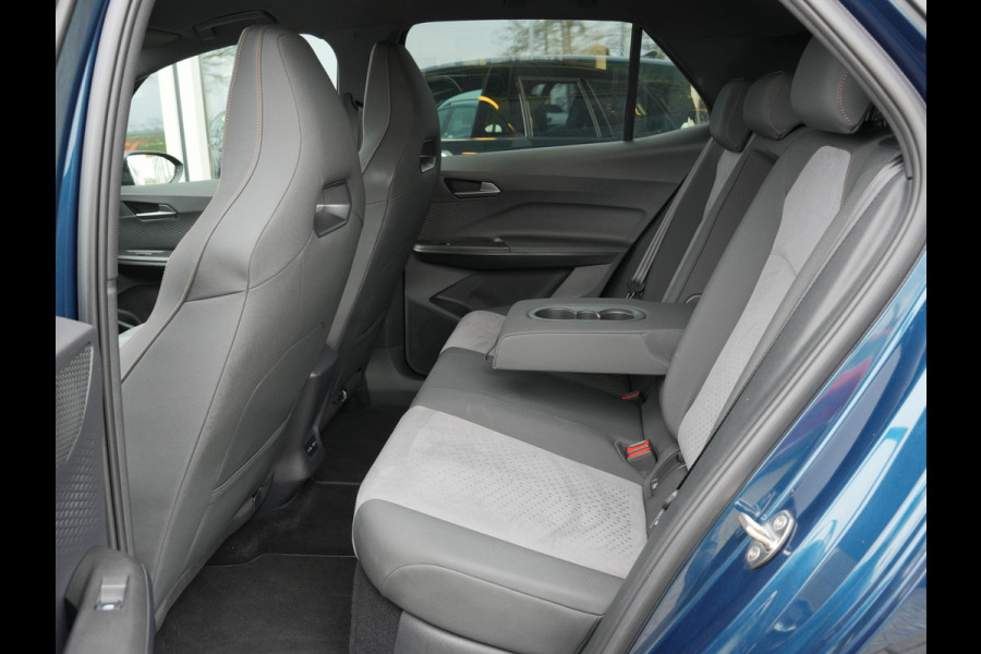 CUPRA Born Performance One 62 kWh | Apple Carplay/Android Auto | Massage | Draadloze telefoonlader |