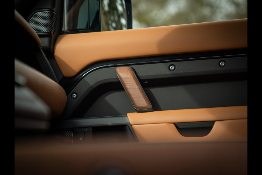 Land Rover Defender 110 3.0 X-Dynamic HSE | Meridian | Pano-dak | Luchtvering | Head-up