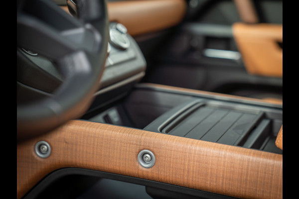 Land Rover Defender 110 3.0 X-Dynamic HSE | Meridian | Pano-dak | Luchtvering | Head-up