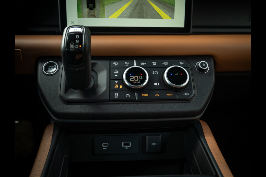 Land Rover Defender 110 3.0 X-Dynamic HSE | Meridian | Pano-dak | Luchtvering | Head-up
