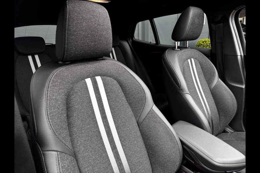 BMW X2 XDrive25e High Executive M-Pakket | Schuif-Kantel dak | Memory | Camera | Stoelverwarming | Elek. Achterklep