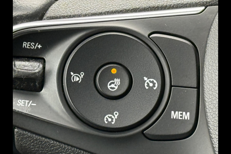 Opel Crossland X BWJ 2018 | 1.2T 111pk Innovation | PANO DAK | CAMERA | CLIMA | NAVI | PRIVACY GLASS | SPORTSTOELEN | WINTERPAKKET | CARPLAY