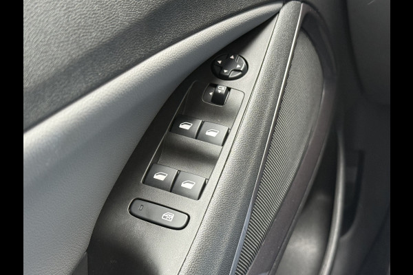 Opel Crossland X BWJ 2018 | 1.2T 111pk Innovation | PANO DAK | CAMERA | CLIMA | NAVI | PRIVACY GLASS | SPORTSTOELEN | WINTERPAKKET | CARPLAY