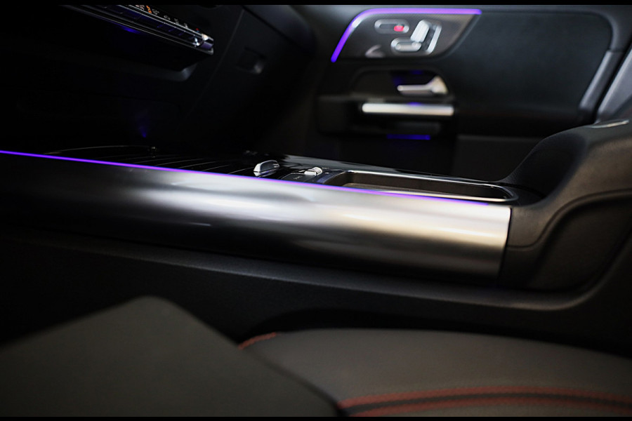 Mercedes-Benz B-Klasse 250 e AMG Line / AUT / Acc / Memory / Head Up / Burmester / Elek Stoelen / Carbon / Open Pano / Led / Pdc