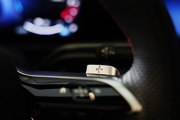 Mercedes-Benz B-Klasse 250 e AMG Line / AUT / Acc / Memory / Head Up / Burmester / Elek Stoelen / Carbon / Open Pano / Led / Pdc