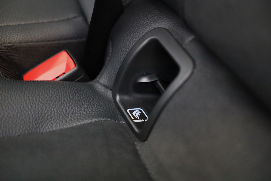 Mercedes-Benz B-Klasse 250 e AMG Line / AUT / Acc / Memory / Head Up / Burmester / Elek Stoelen / Carbon / Open Pano / Led / Pdc