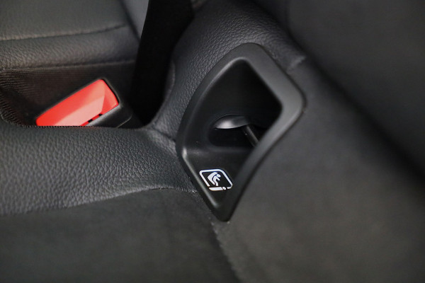 Mercedes-Benz B-Klasse 250 e AMG Line / AUT / Acc / Memory / Head Up / Burmester / Elek Stoelen / Carbon / Open Pano / Led / Pdc