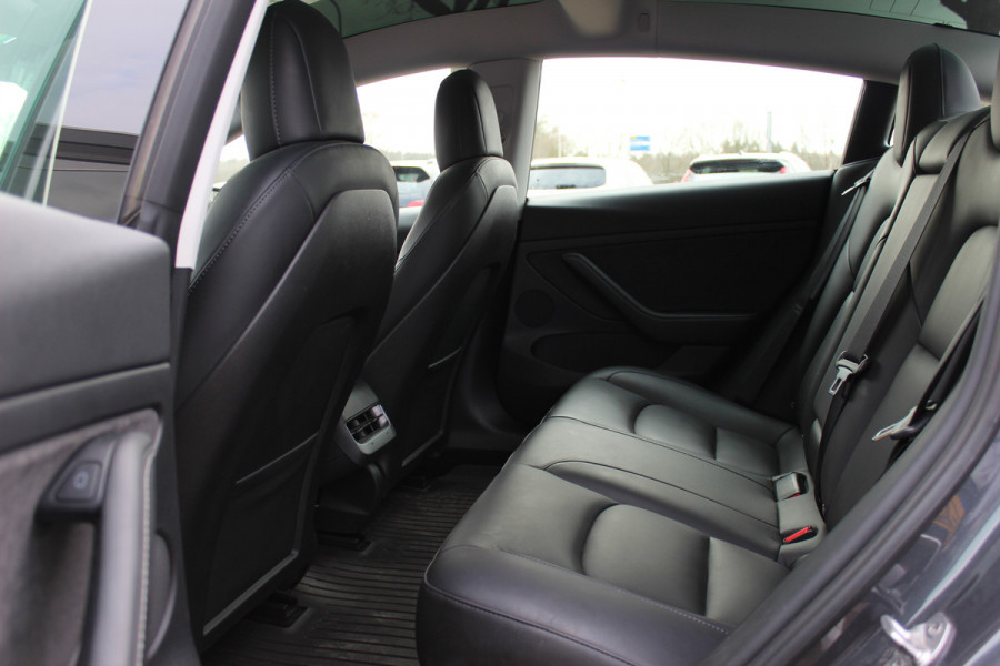 Tesla Model 3 Performance AWD 75 kWh / SoH 90,3% / Autopilot / Panoramadak / Camera / Leder / 20'' / Leder / Premium Audio / Warmtepomp