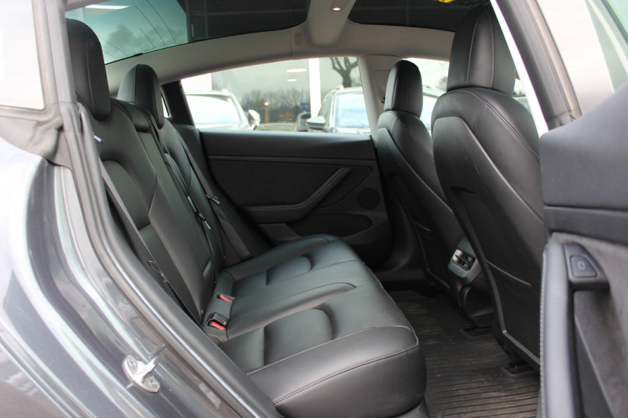 Tesla Model 3 Performance AWD 75 kWh / SoH 90,3% / Autopilot / Panoramadak / Camera / Leder / 20'' / Leder / Premium Audio / Warmtepomp