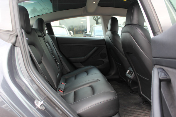 Tesla Model 3 Performance AWD 75 kWh / SoH 90,3% / Autopilot / Panoramadak / Camera / Leder / 20'' / Leder / Premium Audio / Warmtepomp