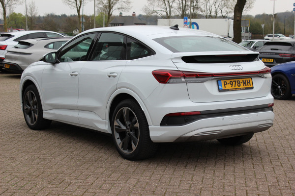 Audi Q4 Sportback e-tron 40 Launch edition Advanced 77 kWh / SoH 93,8% / CarPlay / Matrix LED / Sportstoelen / Sonos Audio / Virtual Cockpit / Parkeerhulp V+A / Intr.voorverwarming / Stoelverwarming / DAB / Cruise Control