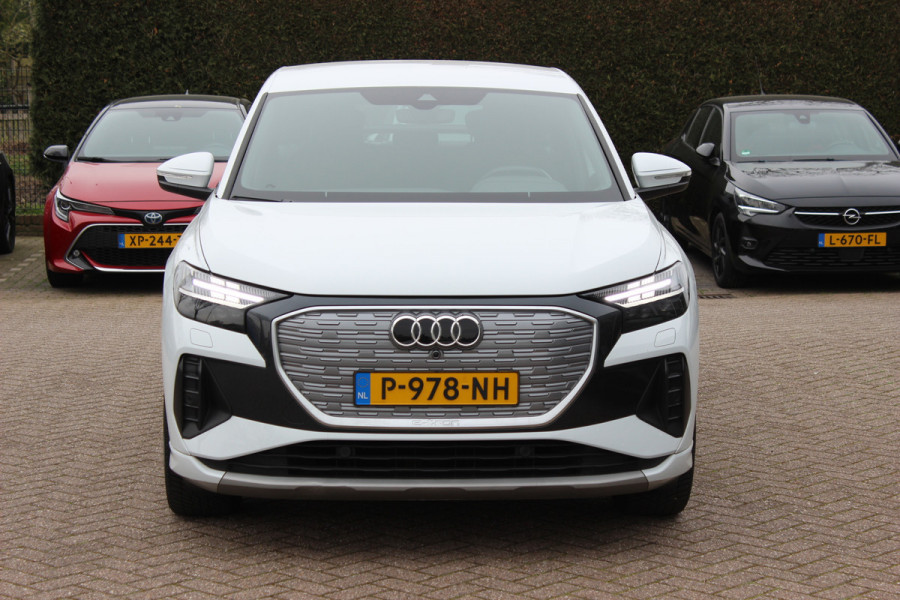Audi Q4 Sportback e-tron 40 Launch edition Advanced 77 kWh / SoH 93,8% / CarPlay / Matrix LED / Sportstoelen / Sonos Audio / Virtual Cockpit / Parkeerhulp V+A / Intr.voorverwarming / Stoelverwarming / DAB / Cruise Control