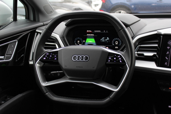 Audi Q4 Sportback e-tron 40 Launch edition Advanced 77 kWh / SoH 93,8% / CarPlay / Matrix LED / Sportstoelen / Sonos Audio / Virtual Cockpit / Parkeerhulp V+A / Intr.voorverwarming / Stoelverwarming / DAB / Cruise Control