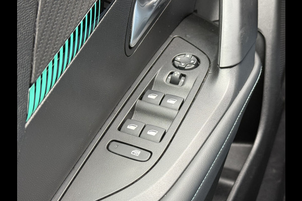 Peugeot e-2008 BWJ 2021 | 136PK EV Allure 50 kWh | CAMERA A | CLIMA | LEDER/STOF | NAVI | CARPLAY |