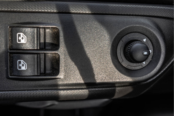 Iveco Daily 35S14 L2H2 | 3-Zits | 136 PK | Climate | Airco