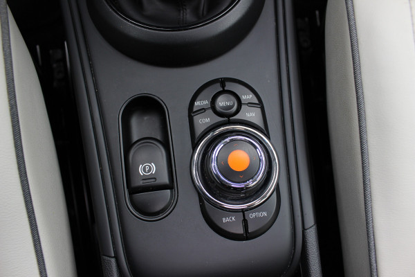 MINI Countryman 2.0 Cooper S Chili / Panoramadak / Camera / Head-up / Beige Leder / Navigatie / 18'' / Harman Kardon / Stoelverwarming / DAB / Cruise Control