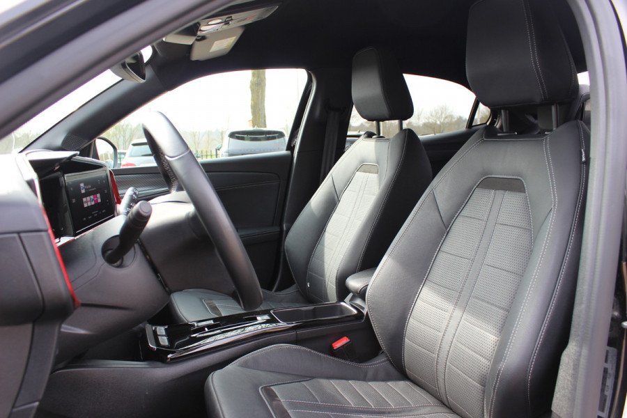 Opel Mokka-e GS Line 50-kWh / Camera / Leder / CarPlay / 18'' / Sfeerverlichting / Keyless / Stoelverwarming / Dodehoek / DAB / Cruise Control / Warmtepomp