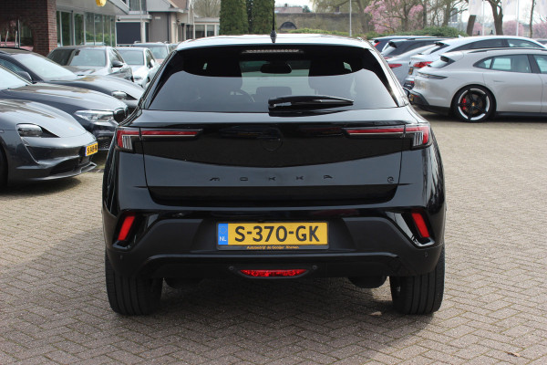 Opel Mokka-e GS Line 50-kWh / Camera / Leder / CarPlay / 18'' / Sfeerverlichting / Keyless / Stoelverwarming / Dodehoek / DAB / Cruise Control / Warmtepomp