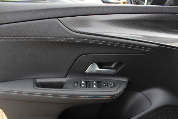 Opel Mokka-e GS Line 50-kWh / Camera / Leder / CarPlay / 18'' / Sfeerverlichting / Keyless / Stoelverwarming / Dodehoek / DAB / Cruise Control / Warmtepomp