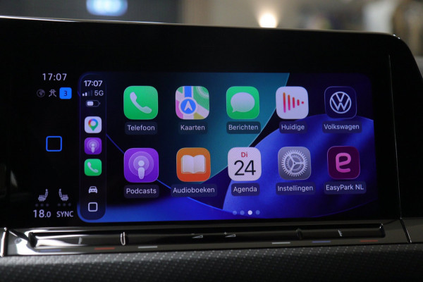 Volkswagen Golf 1.5 eTSI R-Line 3XR-LINE /PANO/H&K/CAM/CARPLAY/BOMVOL