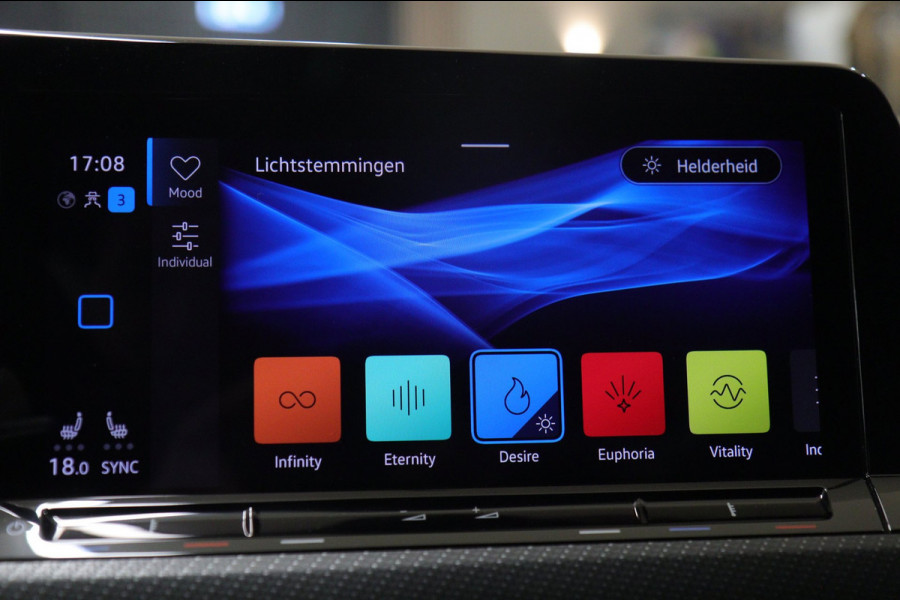 Volkswagen Golf 1.5 eTSI R-Line 3XR-LINE /PANO/H&K/CAM/CARPLAY/BOMVOL