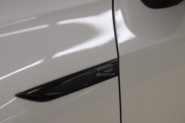 Volkswagen Golf 1.5 eTSI R-Line 3XR-LINE /PANO/H&K/CAM/CARPLAY/BOMVOL