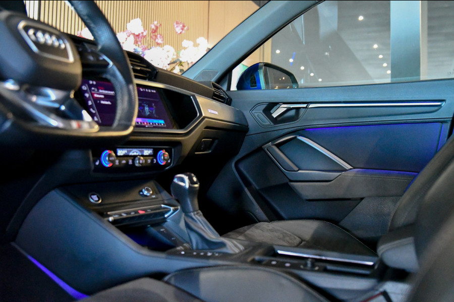 Audi Q3 Sportback 45 TFSI e 3x S-Line. Pano, ACC, Sonos, Keyless, Matrix, Sfeer, Camera, Dodeh, 20''!