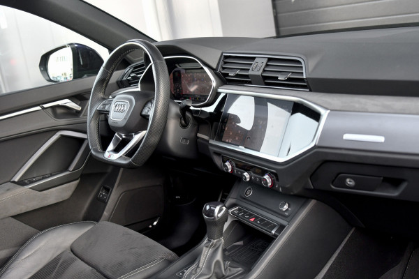 Audi Q3 Sportback 45 TFSI e 3x S-Line. Pano, ACC, Sonos, Keyless, Matrix, Sfeer, Camera, Dodeh, 20''!