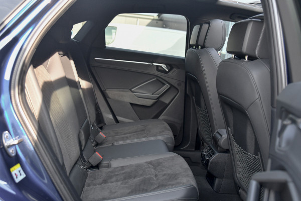 Audi Q3 Sportback 45 TFSI e 3x S-Line. Pano, ACC, Sonos, Keyless, Matrix, Sfeer, Camera, Dodeh, 20''!