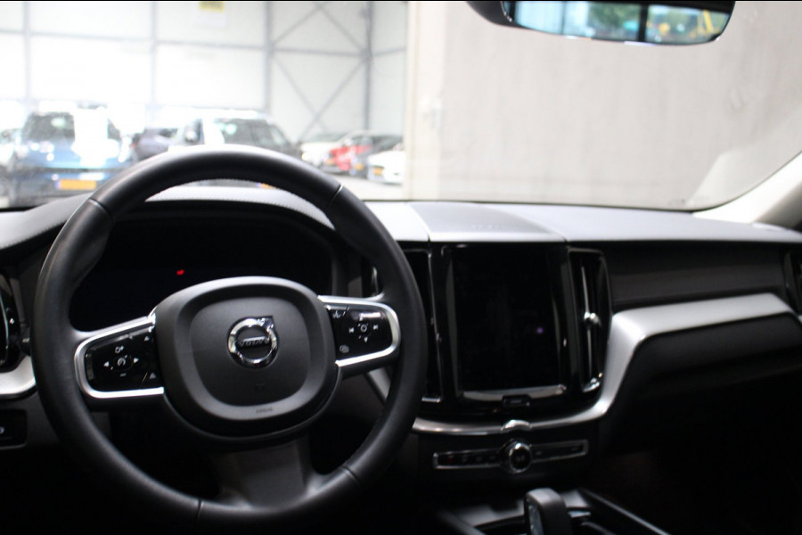 Volvo XC60 2.0 T8 Plug-in hybrid AWD Ultimate Dark Pano/Trekhaak/455PK Prijs is rijklaar