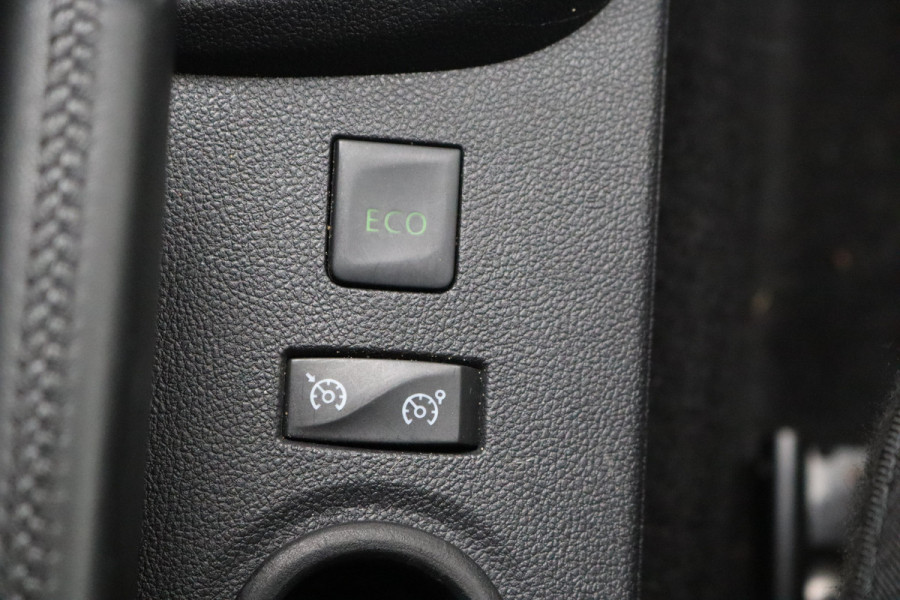 Renault Captur 1.3TCe 150PK Automaat Initiale Paris Navigatie/Camera/Trekhaak/Leder/Stoelverwarming