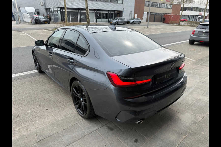 BMW 3-serie 330e High Executive AUT 292PK LED/LEER/NAV/LMV19