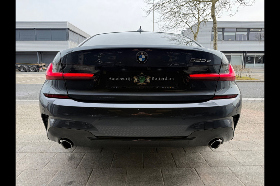 BMW 3-serie 330e High Executive AUT 292PK LED/LEER/NAV/LMV19