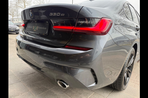 BMW 3-serie 330e High Executive AUT 292PK LED/LEER/NAV/LMV19