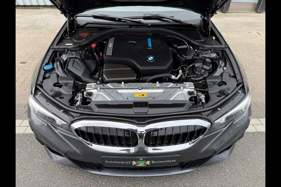 BMW 3-serie 330e High Executive AUT 292PK LED/LEER/NAV/LMV19