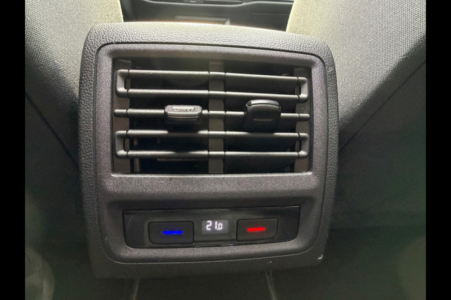 Volkswagen Golf 1.4 eHybrid Style DSG | Panoramadak | Navigatie | Climate | ACC cruise| Memory Seat | 16".